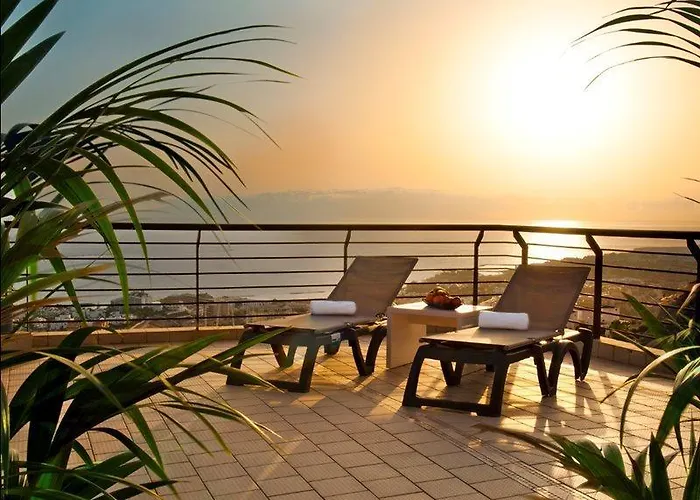 Kn Panoramica アパートホテル アデヘ