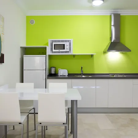 Ξενοδοχείο με διαμερίσματα Kn Panoramica Costa Adeje (Tenerife)