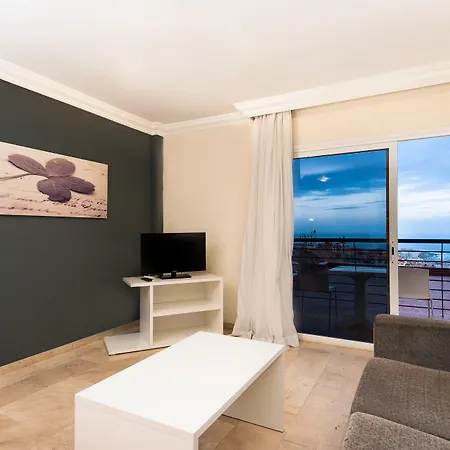 Apartahotel Kn Panorámica Costa Adeje (Tenerife)