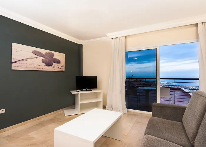 Apart-hotel Kn Panorámica Costa Adeje (Tenerife)